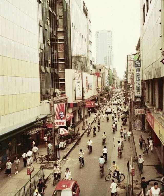一组老照片：90年代的老武汉.