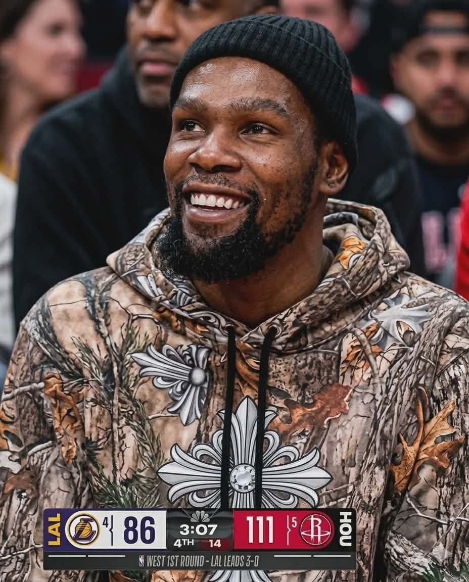 NBA杜兰特又被审判了美媒说科比在0-3落后的情况下是绝对不会笑的，尤其是穿着