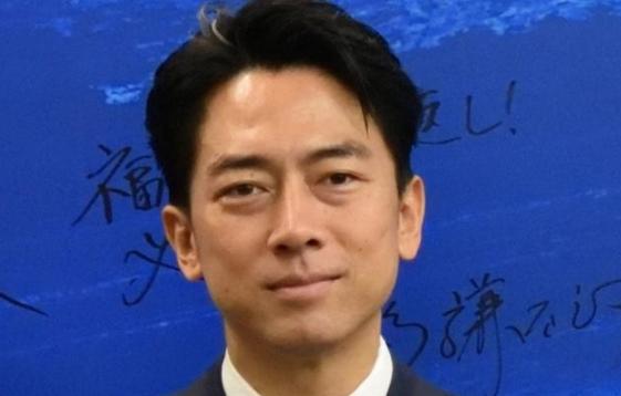 日本政坛总有那些让人猜不透的时刻，前有高市早苗的“逆天”操作，后有小泉进次郎的“