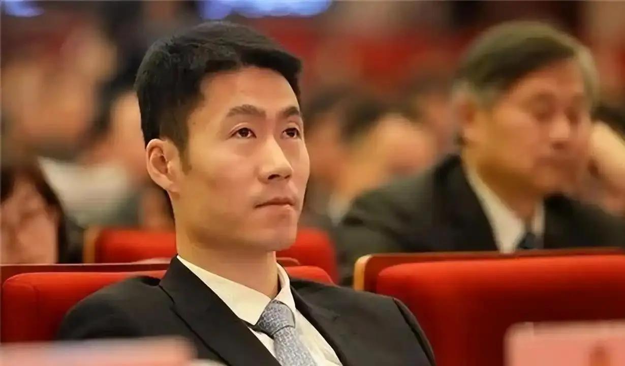 混团世界杯：让王励勤应该看清了一个事实！这个事实就是：男队绝对需要樊振东！