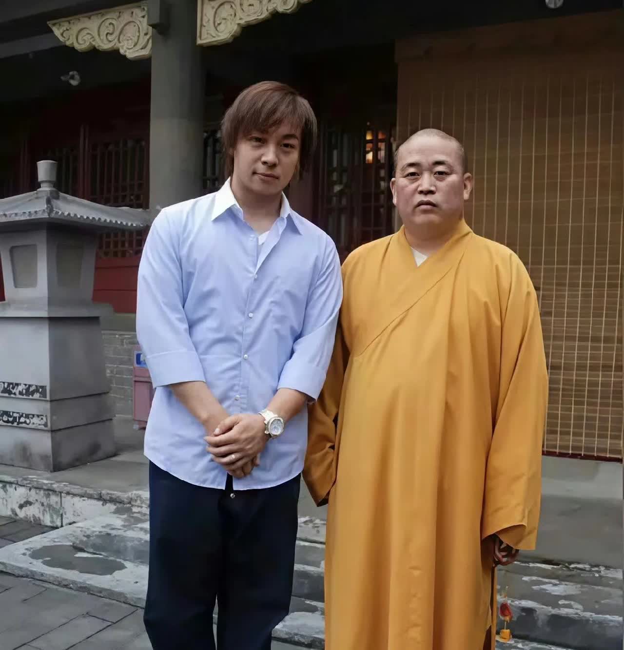 不出意外，释小龙今晚彻底睡不着觉了，释小龙和释永信可是师徒，释永信对释小