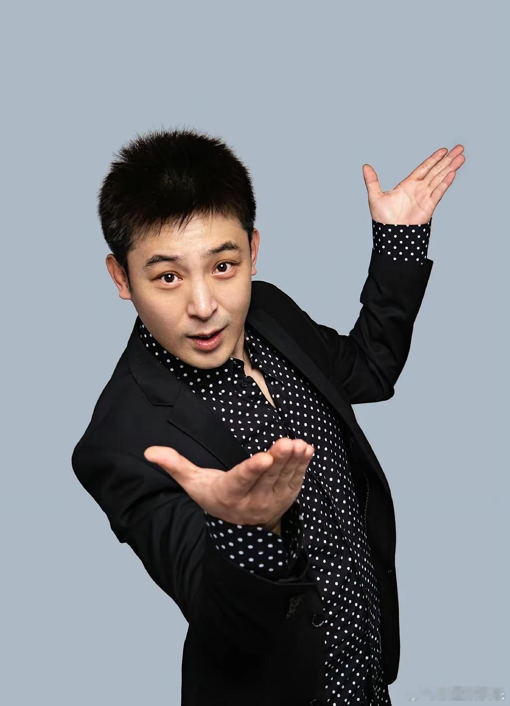 孙涛被闫学晶连累了，今年的春晚没有孙涛的小品了。往年的春晚，孙涛可是“钉子户”，