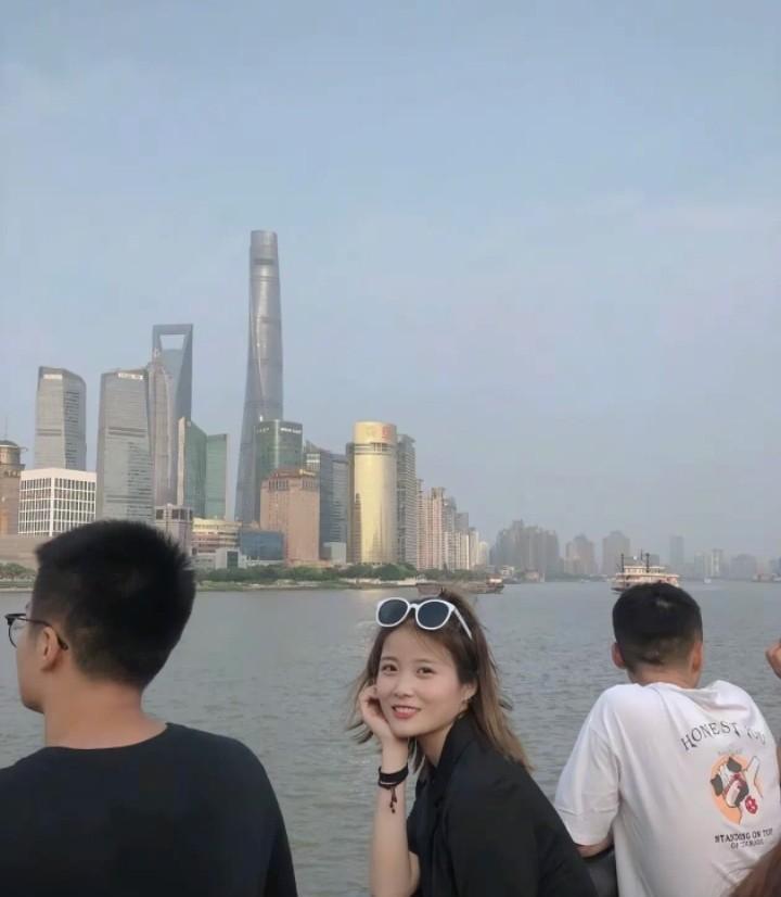 孟村这个善良的女孩昨天上午已经“发送”了，好多不知名的网友也去“送”了她最后一程
