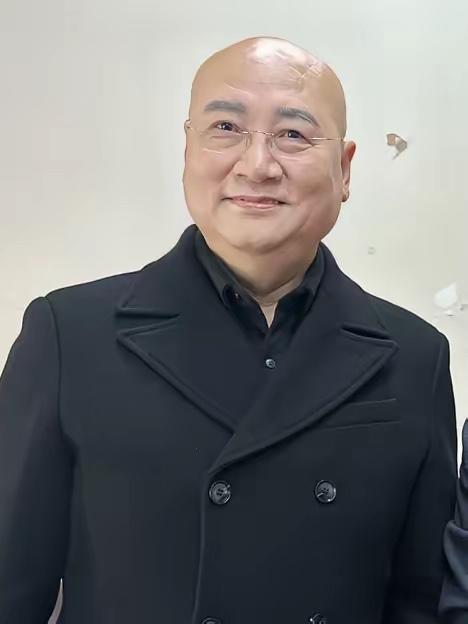 迟重瑞之所以会一直留光头，​不是显年轻，也不是为了唐僧形象，而是继子赵勇说：