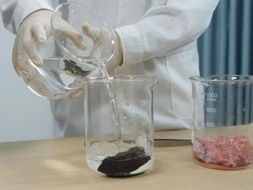 “都是套路！”5月26日报道，上海，一诈骗团伙利用初中化学知识，将一块看似“病变