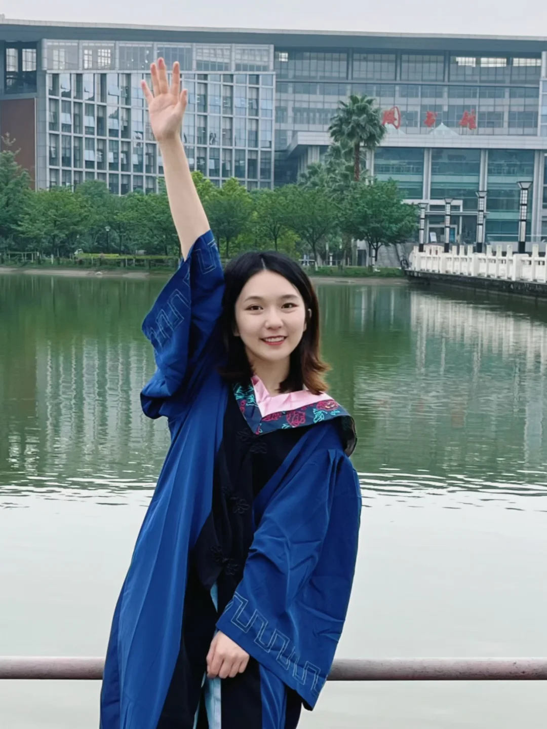 图片依次为：法学生未上班、刚上班、上班四年