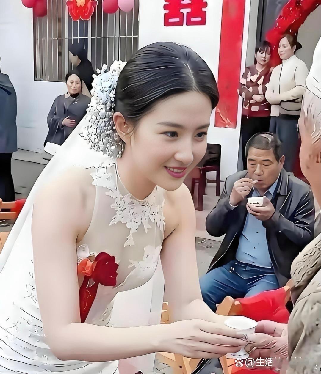 这谁家的媳妇儿，神似刘亦菲，新郎运气真好