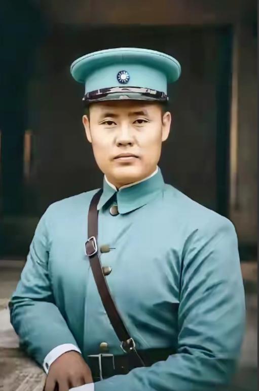 1949年，老蒋因傅作义促成北平和平解放，密令毛人凤暗杀傅作义。毛人凤派出女特务