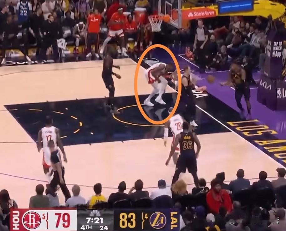 杜兰特不做背锅侠，左踝、右膝都这样伤了，婉拒出战G3是明智之举。阿杜左踝关节