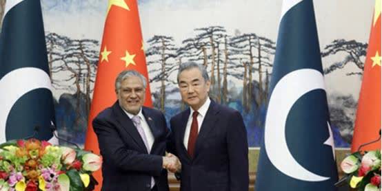 见完莫迪后，王毅外长要去巴基斯坦，美国挖墙脚的锄头崩了刃8月19日，外交