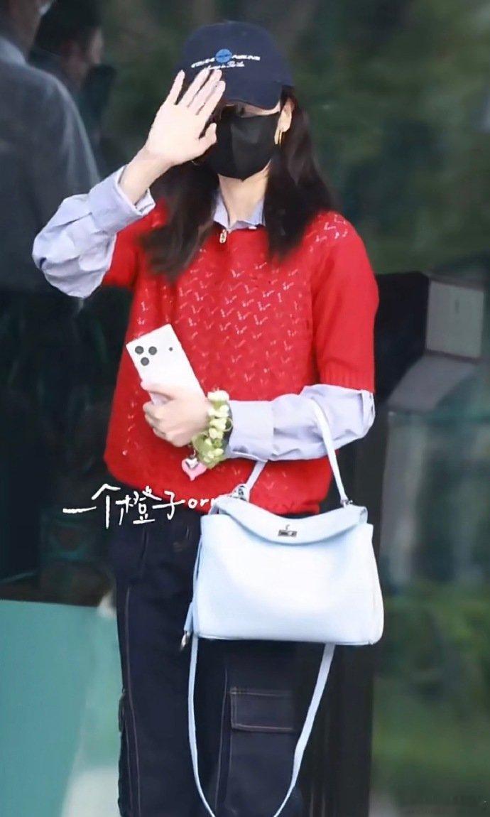 疑似白鹿脚受伤白鹿脚受伤白鹿脚受伤，昨天跑男强度这么大吗