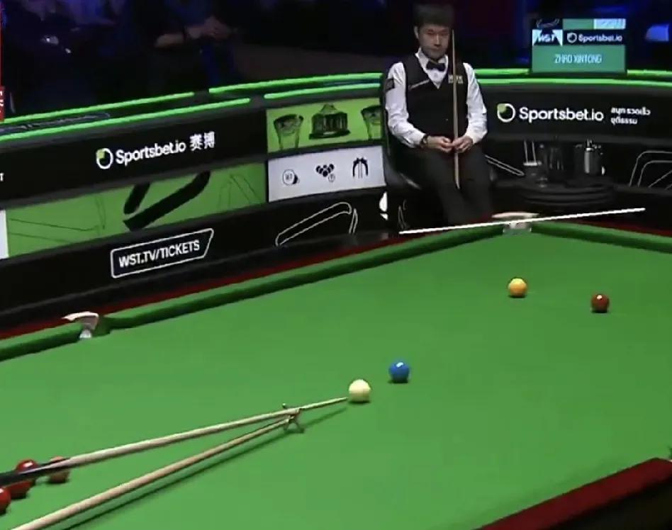 第4局，艾伦单杆55分，56-1领先55分，台面剩下3个红球51分，超4分。赵