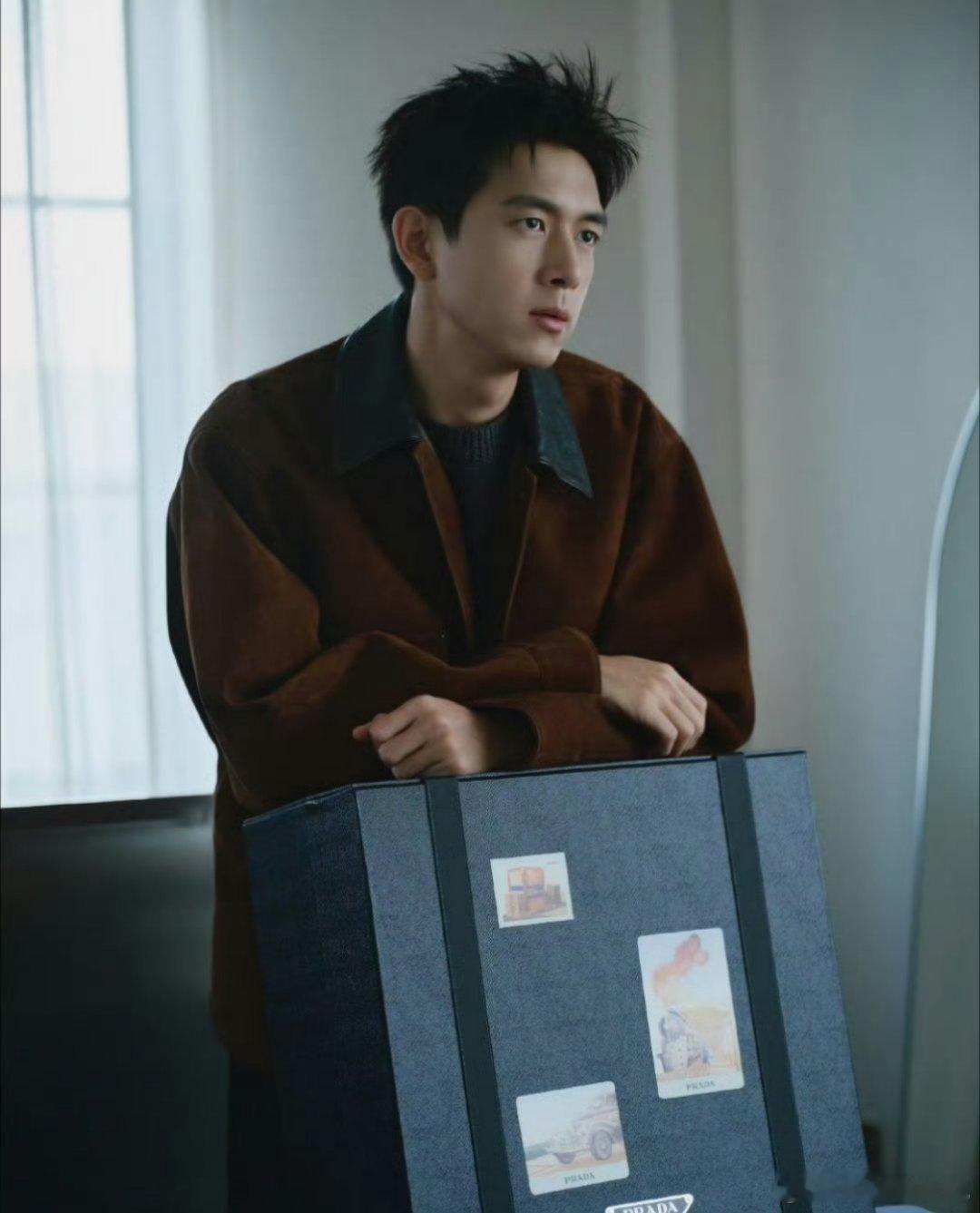 网传李现章若楠将出演《雾里青》，原著是高干文，之前就期待过李现和章若楠搭档来着，