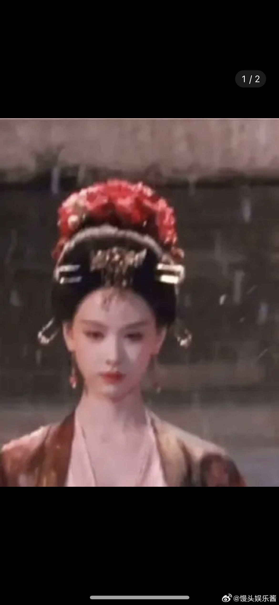 陈都灵和鞠婧祎同一个妆造，谁驾驭的更好