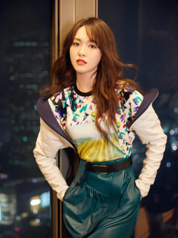 唐嫣罗晋真的婚变吗？探班视频+央视新剧说明一切2025年10月底，唐嫣罗晋分