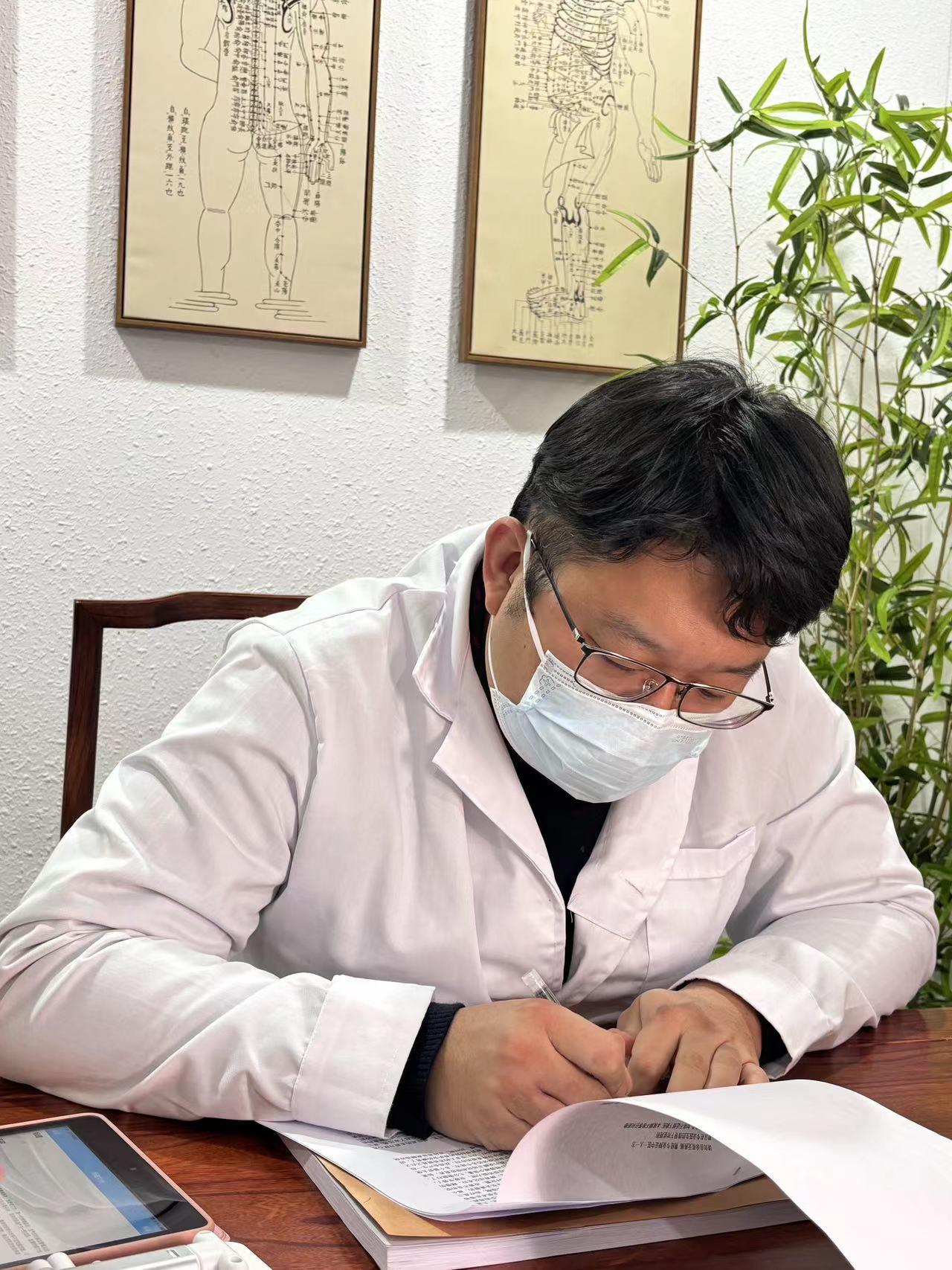 低压90以上要养脾，高压120以上要养肝，记住这两碗汤就行了。 一个健脾，一