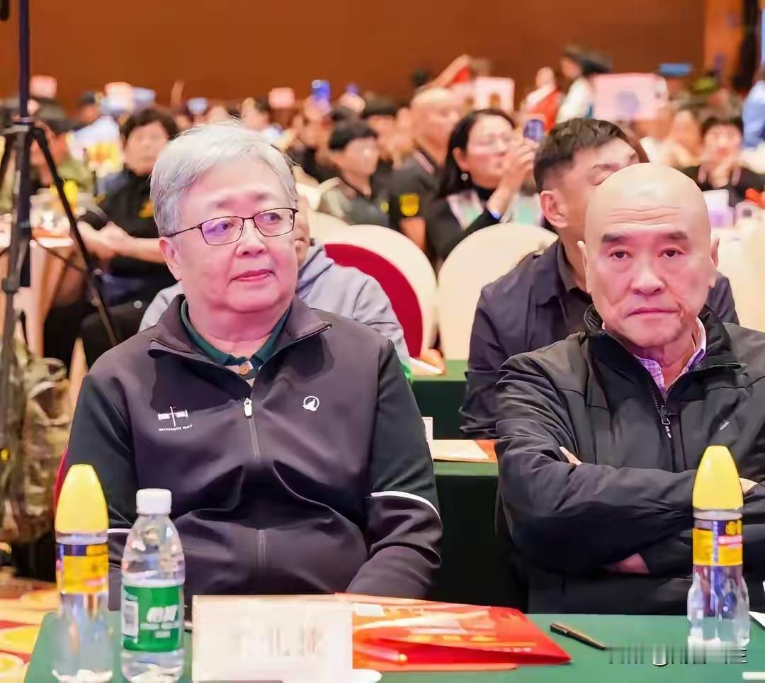 在出席四野后代联谊会的嘉宾中,有两位老者最为引人注目,他们分别是罗荣桓的女儿罗北