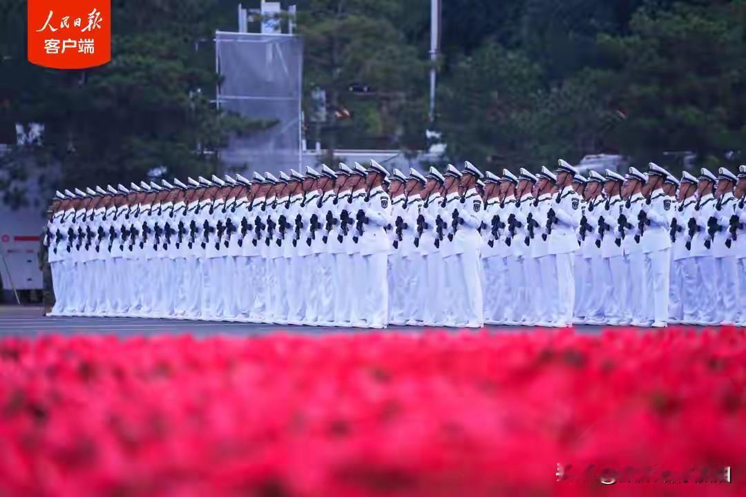 论仪式感！论庄严肃穆！我只服中国人民解放军！这气势！这整齐划一的牌面！这