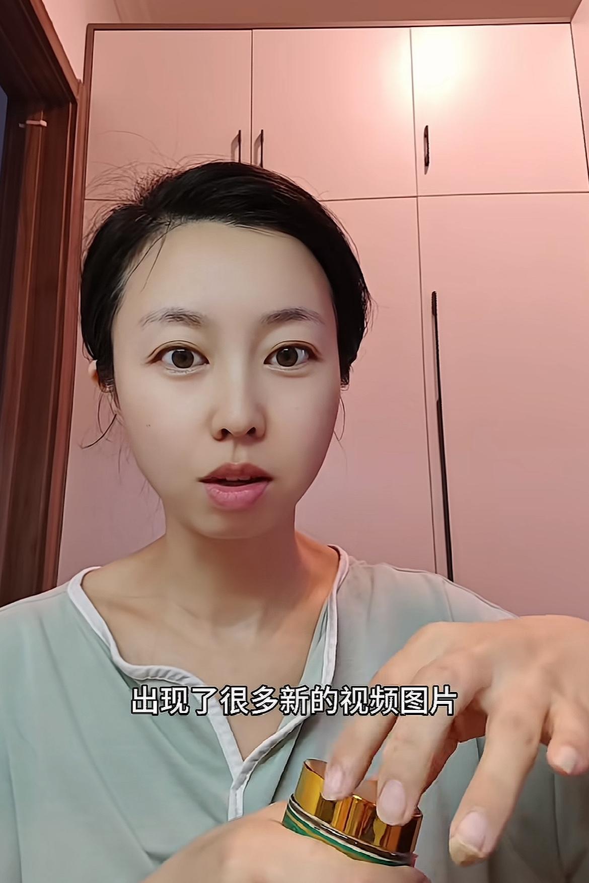 田静出来解释了，让大家不要相信那些关于她的图片和音频，墓地上的刻字都是iA，