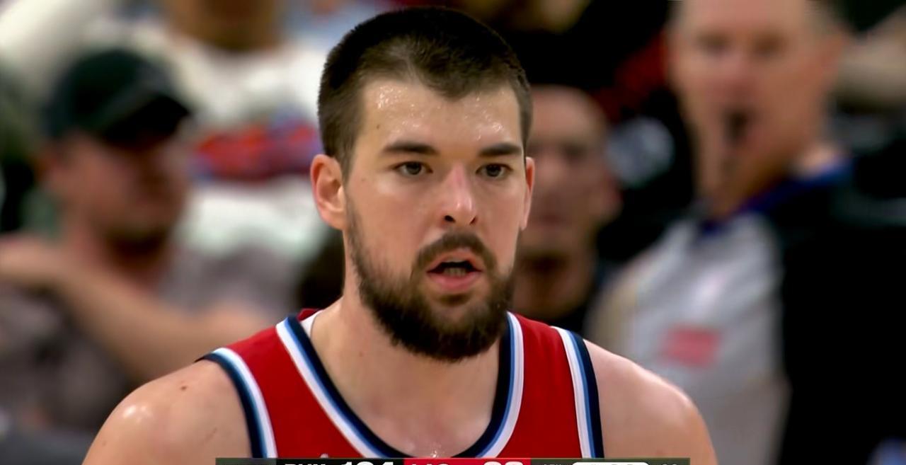 今天快船在主场以103：114不敌太阳，遭遇四连败。虽然快船输掉了比赛，但是球队