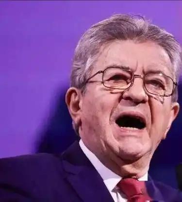 法国电视直播间，主持人问了一个问题："如果台海开战，法国怎么办？"一位74岁的老