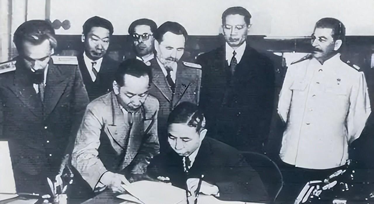 相信大多数中国人，都对苏联当时为什么非要外蒙古独立，是心存疑虑的。翻开历史课