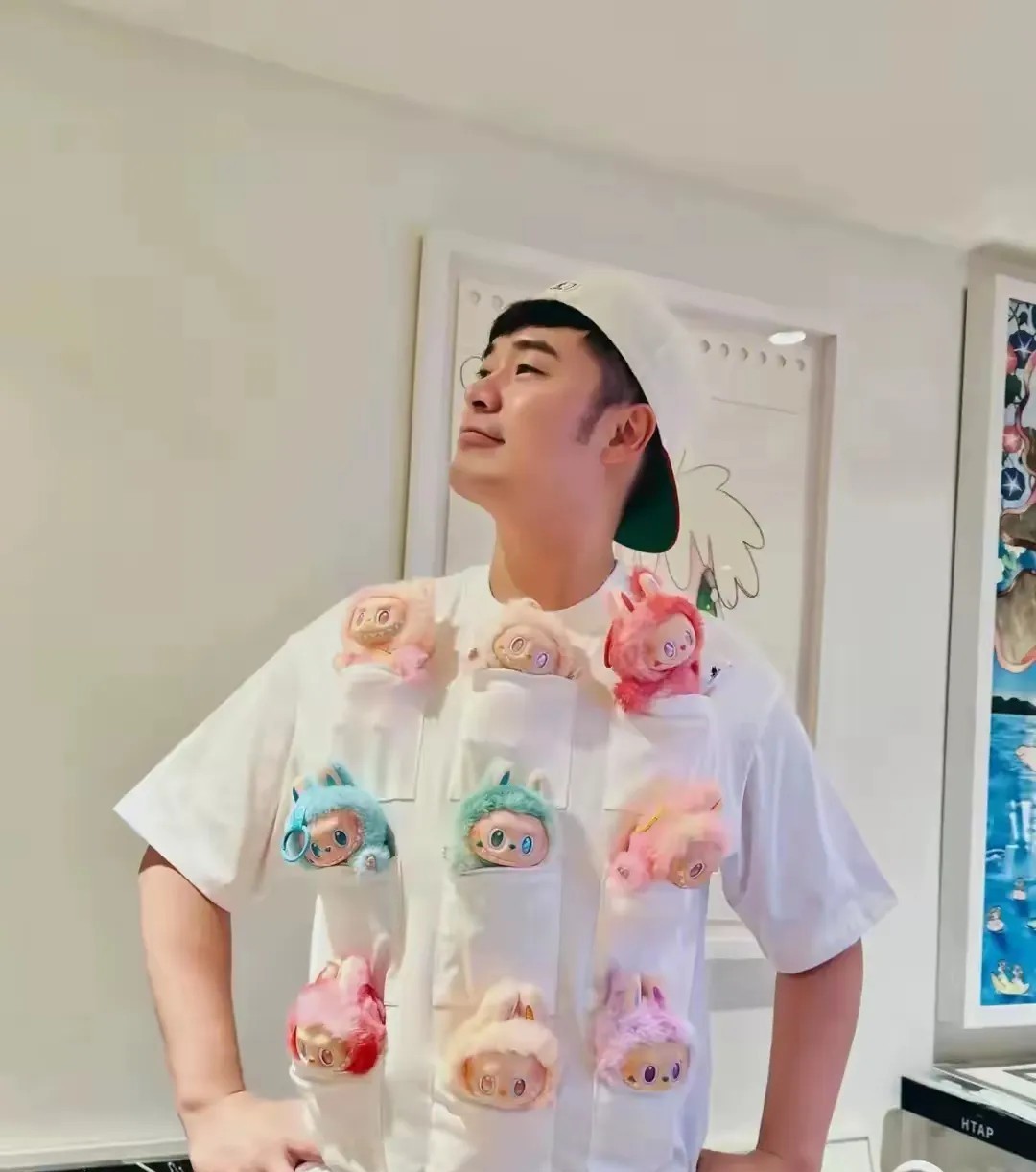 陈赫为labubu专门定制衣服，李湘去总公司扫货，泡泡玛特爆火国际