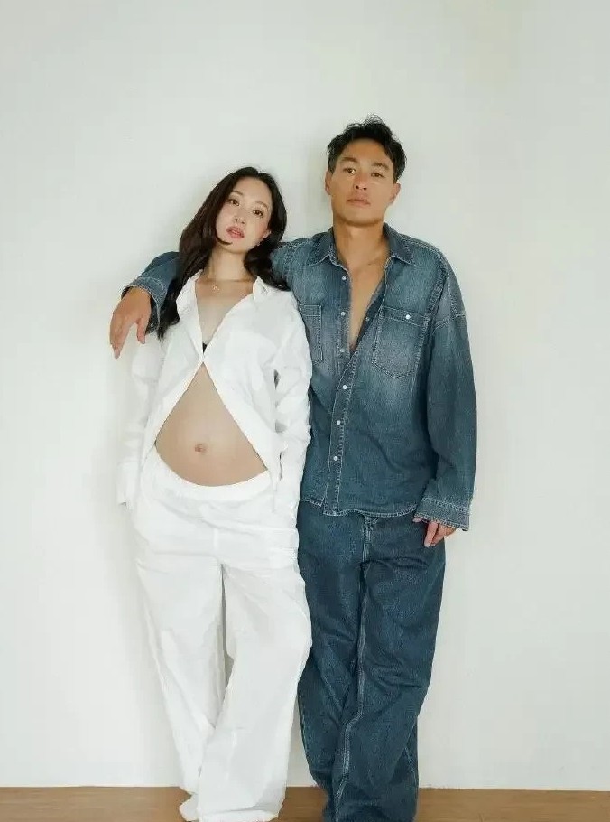 万万没有想到，他们居然是夫妻两，白瞎我看了十几年电视，现在才知道。
