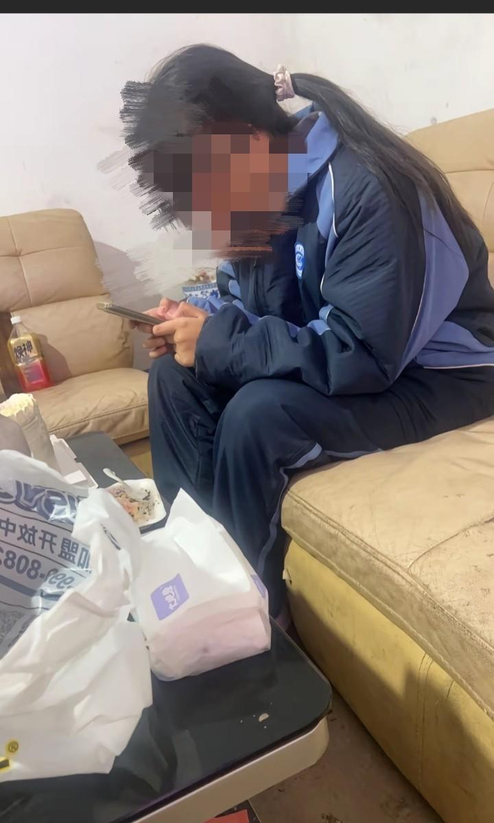 就在湖南湘潭，一位年轻妈妈得了宫颈癌，最后没能挺过来。她临走前最放不下的，就是还