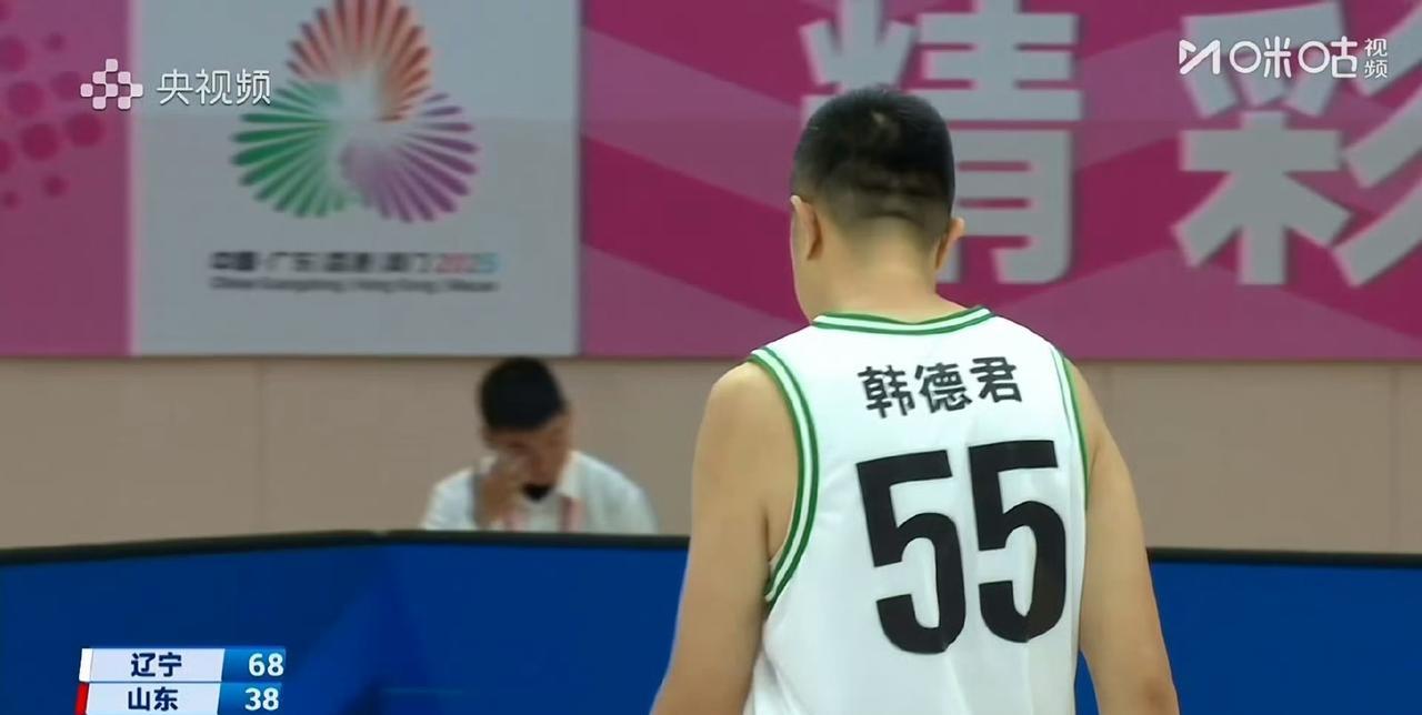 咪咕解说：辽宁男篮是家乡子弟兵，而对对手广东不熟悉，这些请来的大角色来自各家俱乐