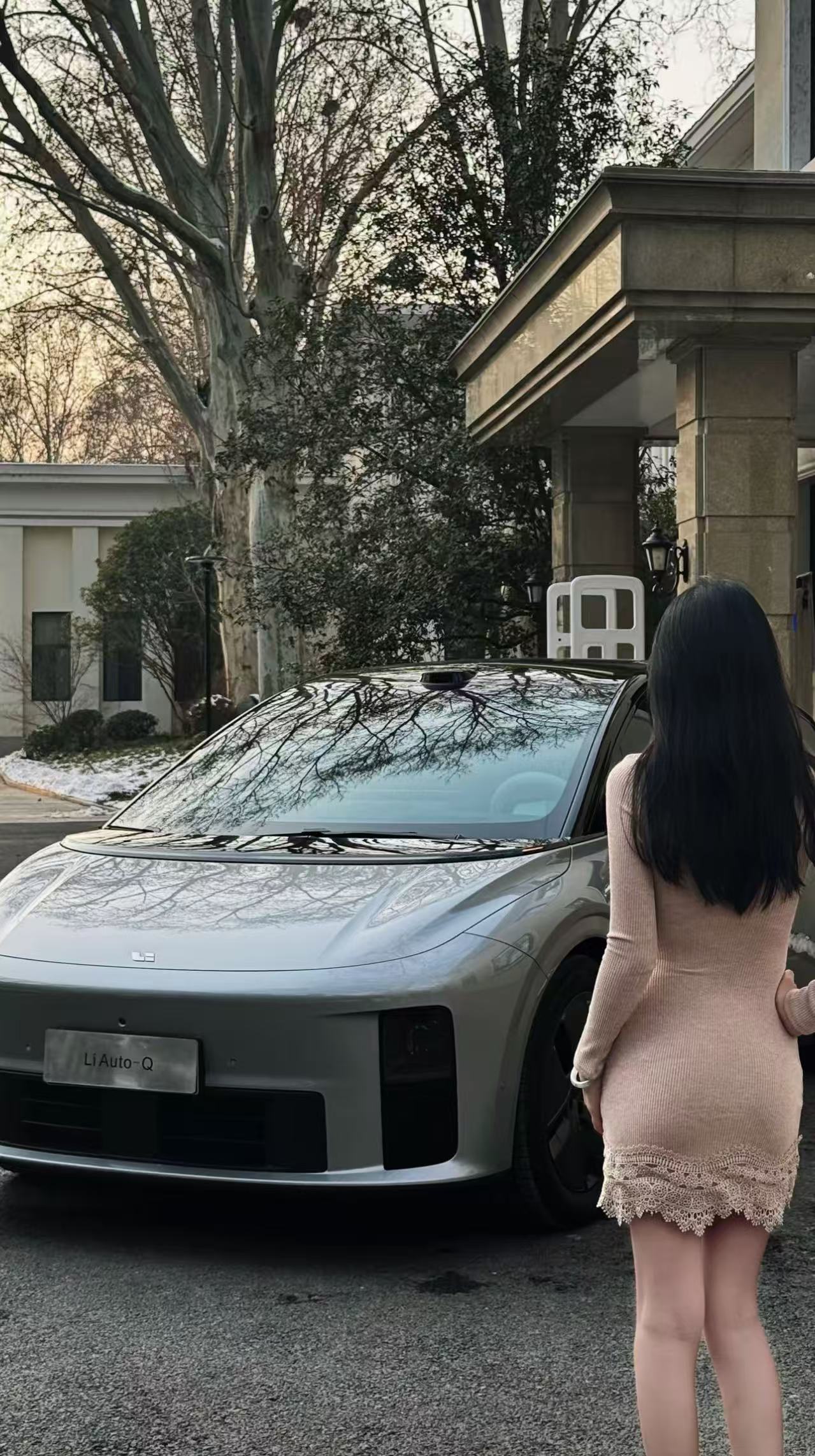 这个我看是郑州的理想i6女车主吧，背景黄河迎宾馆…你是不是该自动转发了…