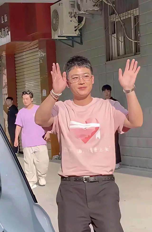 这是欧豪？发福了。变稳重了！欧豪的花期是真短。没有以前的痞帅了！