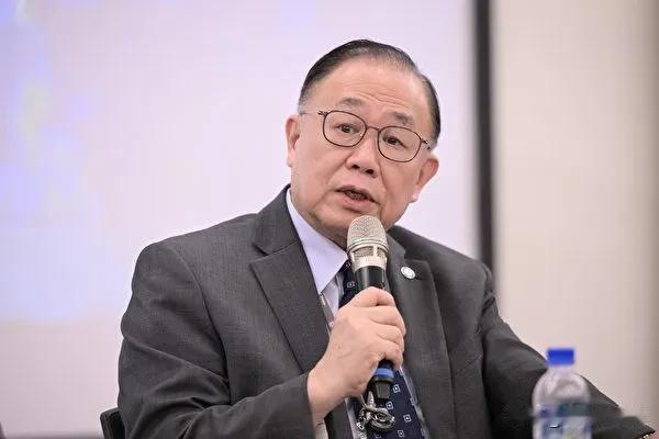 据多家台媒报道，24日，国民党籍高官陈永康竟然向台外事部门建议，应该告诉日本人，