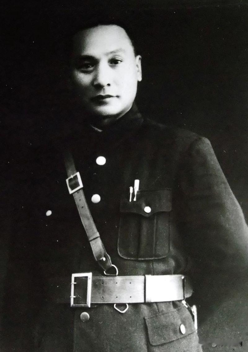 1949年12月，云南昆明，卢汉拆开蒋介石的密令，“着即处决云南共党及嫌疑分子四