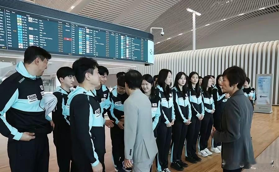 为何昨天世乒赛就开打了，韩国队今天凌晨才到伦敦？其实就两个原因，一是伦敦消