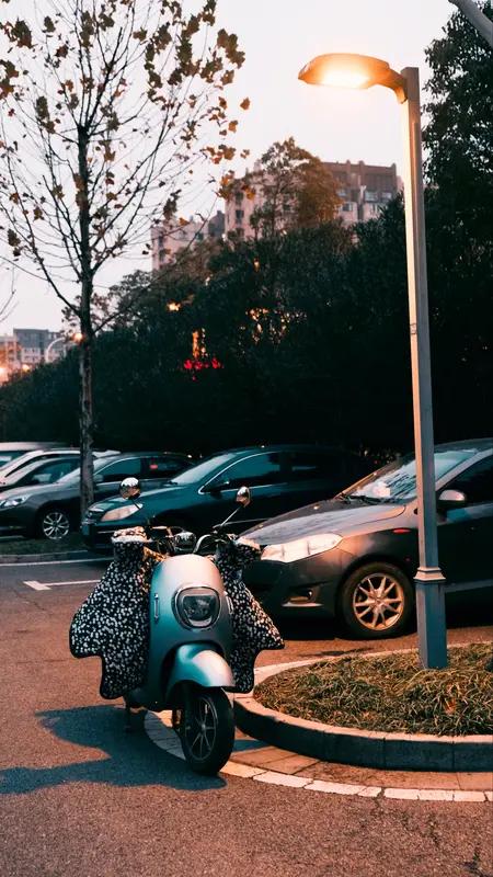 选君威、速腾还是思域，得看个人需求。如果追求性价比和大空间，君威是好选择。终端