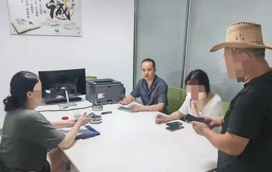 四川绵阳，男子和女友订婚后，因为买房的事有了分歧，男子看迟迟谈不拢，耐心耗尽，就