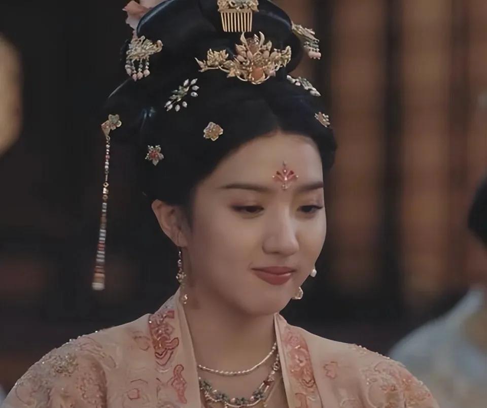 新剧《御赐小仵作2》这几集的案件很不错，宫女们联合杀了一个好色无耻的士兵。牵扯到