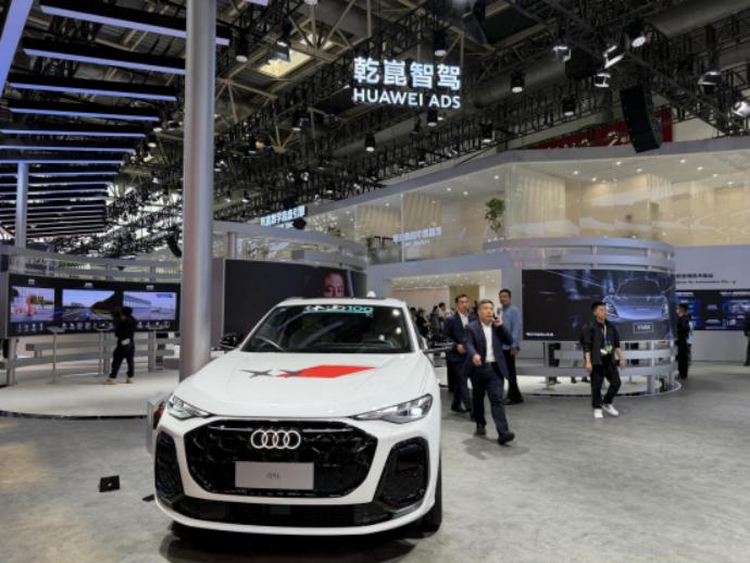 家用SUV优选！全新奥迪Q5L兼顾大空间与智能辅助家庭出行选车，空间、