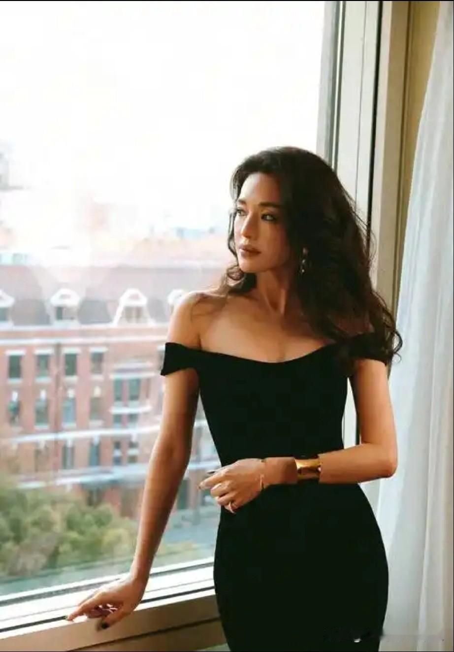 舒淇结婚多年没有孩子，很多人都以为她丁克，或者不能生，其实都不是，真正的原因是她