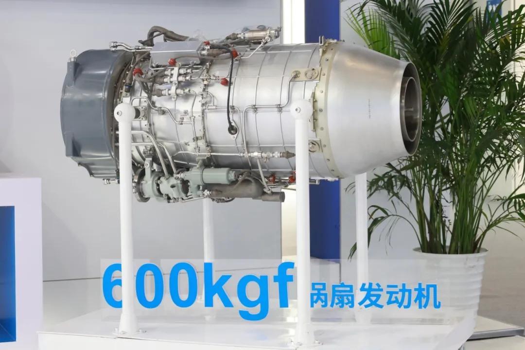 国产单轴涡扇发动机F406：专属无人机的高空硬核中国心2024年底，国产F