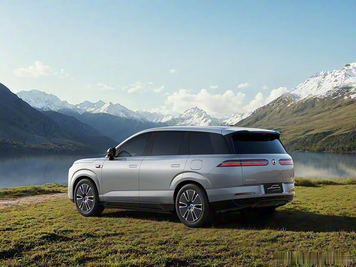 卷完9系卷8系。腾势N8L已经上了，因为以前有个N8所以加个L。然后近期公告上又