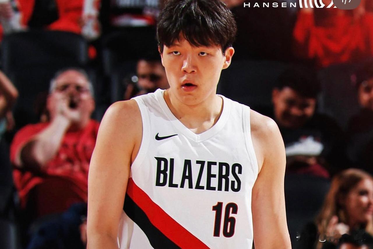 杨翰森危险了!开拓者官方更新了一条球员动态,将球队中锋罗伯特-威廉姆斯,下放到