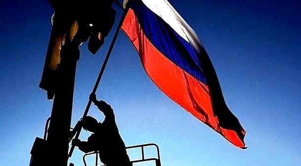 普京在战壕边喝庆功酒，国内GDP却涨了2.2%。这魔幻现实，谁看懂了？都说要