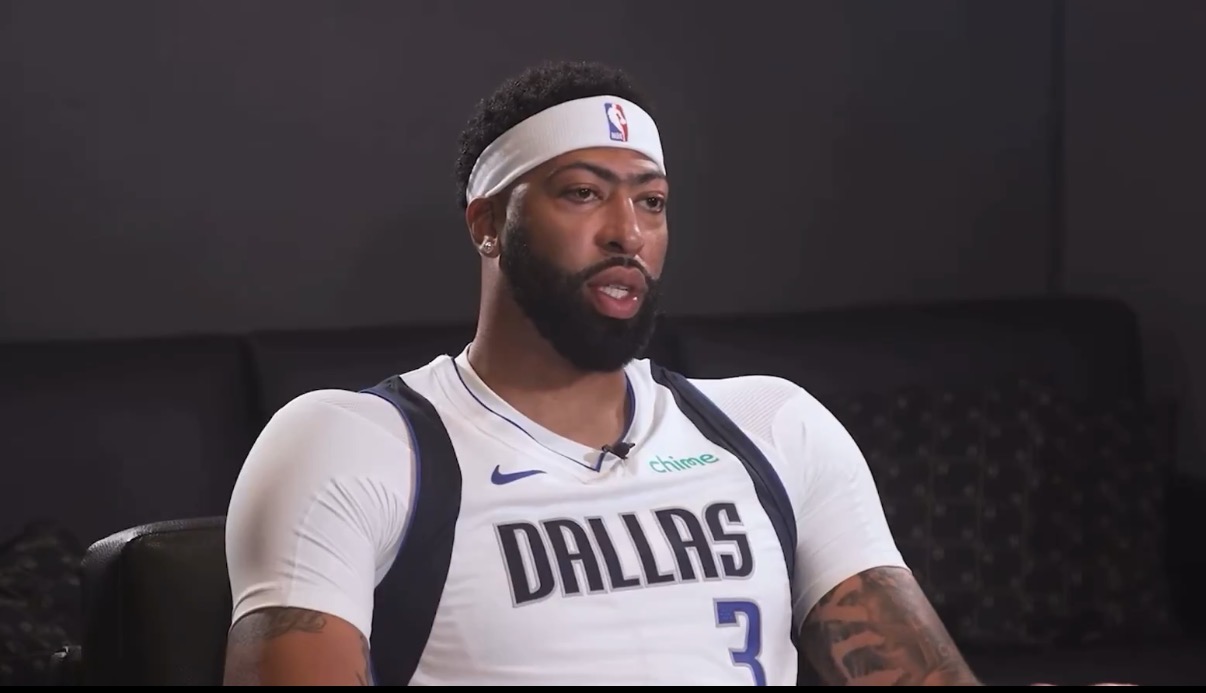 戴维斯: 我可以打中锋, 但我不想整场都打, 这对我消耗太大