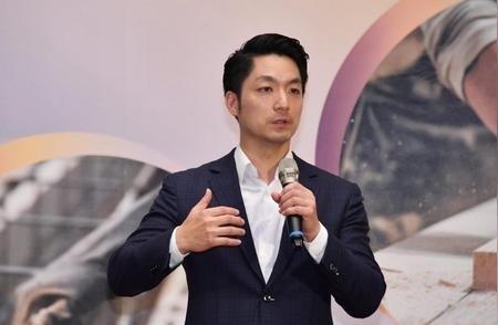 原以为蒋万安绕过了郑丽文，私自与国民党立院党团敲定了“上凯道”活动，没想到谢龙介