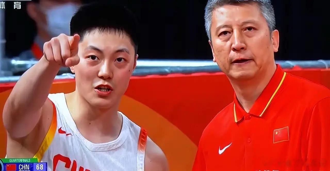 2026-2027赛季CBA各球队队长名单一览:1.上海队--王哲林2.广厦队--胡金秋3.深圳队-