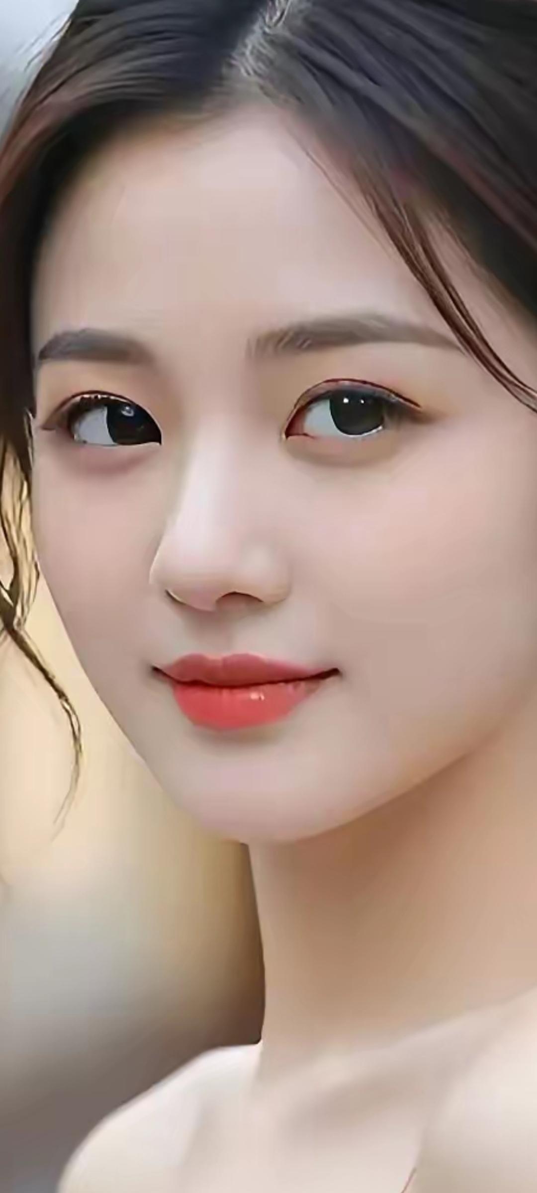 温柔甜美的少女，笑靥如花，让人心动不已。🌸💖