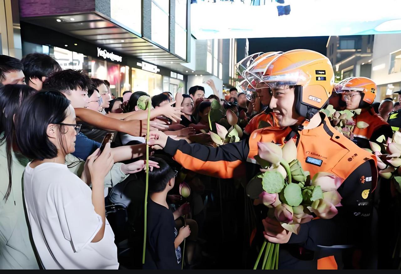 阿里出手，淘宝闪购已经赢得消费者的信任，央媒为此点赞！8月29日的时候，阿里