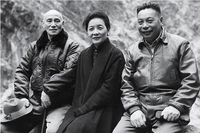 1975年，蒋介石刚咽气，宋美龄就想独揽大权，没想到，一向“尊敬后母”的蒋经国在